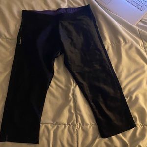 Reebok 3/4 black leggings shiny